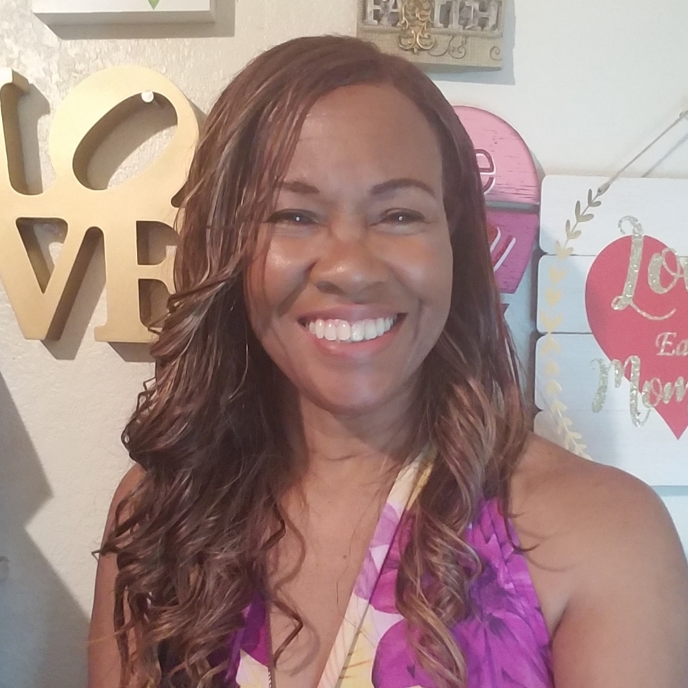 Meet your Posher, Alexis